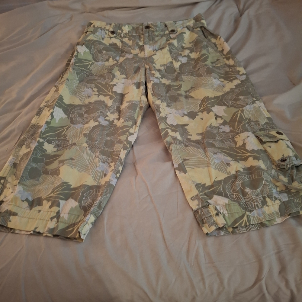 Sigrid Olsen Women's Leafy Patterned Cargo Pants - Picture 3 of 9